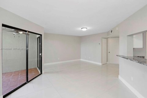Condo in Homestead, Florida, 2 bedrooms  № 1997984 - photo 5