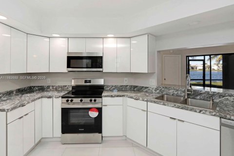 Condo in Homestead, Florida, 2 bedrooms  № 1997984 - photo 6