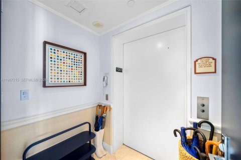 Снять в аренду кондоминиум в Ки-Бискейн, Флорида 3 спальни, 258.27м2, № 2031629 - фото 4