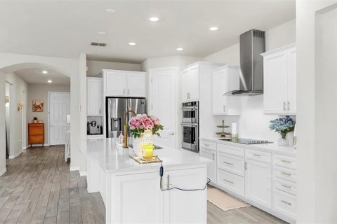 House in Tampa, Florida 4 bedrooms, 200.3 sq.m. № 1808235 - photo 6