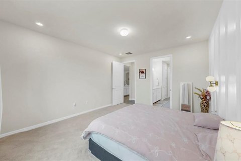 House in Tampa, Florida 4 bedrooms, 200.3 sq.m. № 1808235 - photo 28