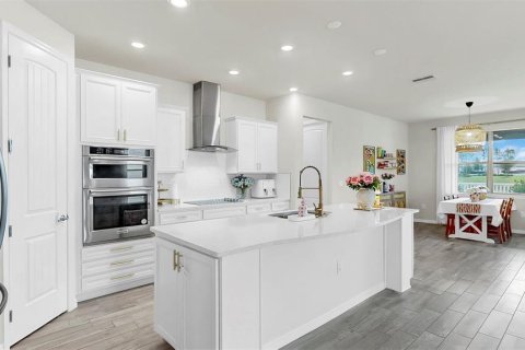 House in Tampa, Florida 4 bedrooms, 200.3 sq.m. № 1808235 - photo 9