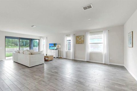 House in Tampa, Florida 4 bedrooms, 200.3 sq.m. № 1808235 - photo 21