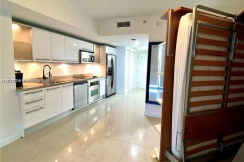 Condominio en alquiler en Miami, Florida, 41.9 m2 № 1988035 - foto 11
