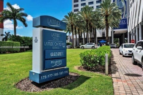 Condominio en alquiler en Miami, Florida, 41.9 m2 № 1988035 - foto 3