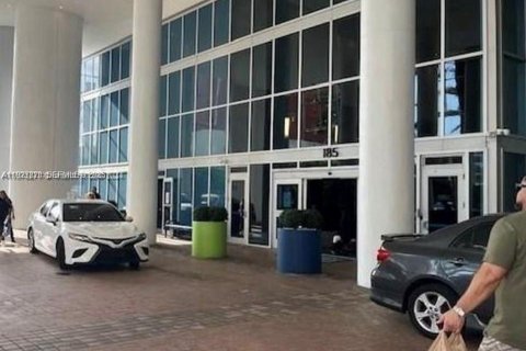 Condominio en alquiler en Miami, Florida, 41.9 m2 № 1988035 - foto 25