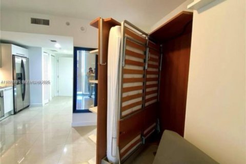 Condominio en alquiler en Miami, Florida, 41.9 m2 № 1988035 - foto 12