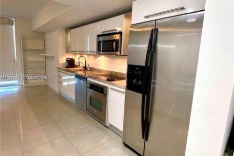 Condominio en alquiler en Miami, Florida, 41.9 m2 № 1988035 - foto 7