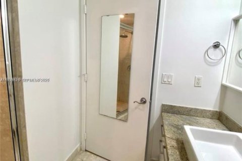 Condominio en alquiler en Miami, Florida, 41.9 m2 № 1988035 - foto 17