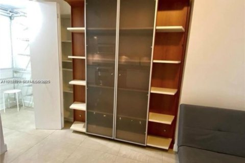 Condominio en alquiler en Miami, Florida, 41.9 m2 № 1988035 - foto 10
