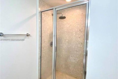 Condominio en alquiler en Miami, Florida, 41.9 m2 № 1988035 - foto 16