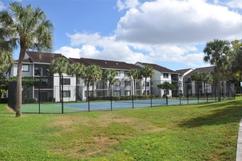 Condo in Coral Springs, Florida, 2 bedrooms  № 1708193 - photo 6