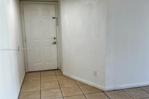 Condo in Coral Springs, Florida, 2 bedrooms  № 1708193 - photo 21