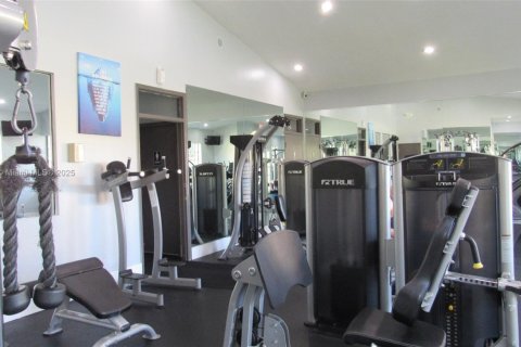 Condo in Coral Springs, Florida, 2 bedrooms  № 1708193 - photo 13