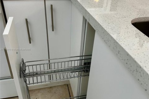 Condo in Coral Springs, Florida, 2 bedrooms  № 1708193 - photo 28
