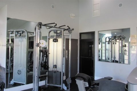 Condo in Coral Springs, Florida, 2 bedrooms  № 1708193 - photo 9