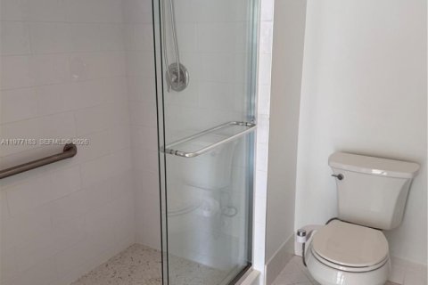 Снять в аренду кондоминиум в Пемброк-Пайнс, Флорида 2 спальни, 112.13м2, № 2047275 - фото 12