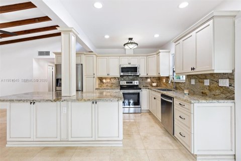 Casa en alquiler en Pinecrest, Florida, 4 dormitorios, 177.91 m2 № 2006423 - foto 6