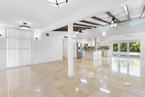Casa en alquiler en Pinecrest, Florida, 4 dormitorios, 177.91 m2 № 2006423 - foto 5