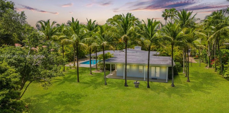 Casa en Pinecrest, Florida 4 dormitorios, 177.91 m2 № 2006423
