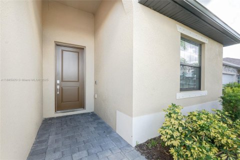 Villa ou maison à vendre à Port Charlotte, Floride: 3 chambres, 157.19 m2 № 1933928 - photo 3