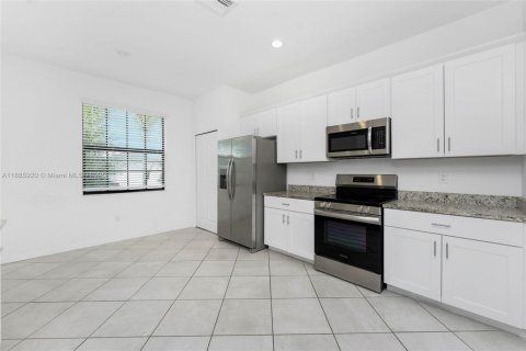 Villa ou maison à vendre à Port Charlotte, Floride: 3 chambres, 157.19 m2 № 1933928 - photo 8