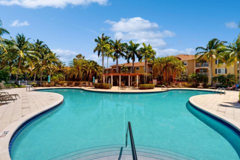 Condo in West Palm Beach, Florida, 2 bedrooms  № 1155538 - photo 1