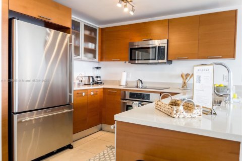Condominio en alquiler en Miami, Florida, 1 dormitorio, 67.45 m2 № 2060023 - foto 11