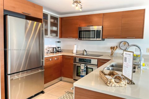 Condominio en alquiler en Miami, Florida, 1 dormitorio, 67.45 m2 № 2060023 - foto 13