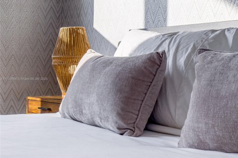 Condominio en alquiler en Miami, Florida, 1 dormitorio, 67.45 m2 № 2060023 - foto 27