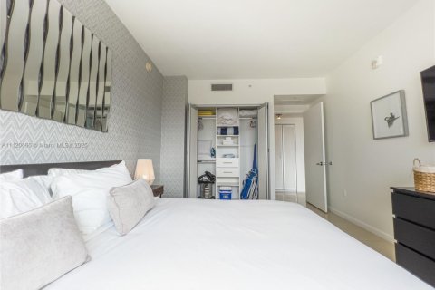 Condominio en alquiler en Miami, Florida, 1 dormitorio, 67.45 m2 № 2060023 - foto 30