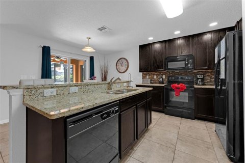 Villa ou maison à vendre à Kissimmee, Floride: 4 chambres, 189.33 m2 № 1883109 - photo 12