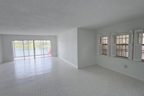 Copropriété à louer à Miami, Floride: 3 chambres, 158.58 m2 № 2397753 - photo 19