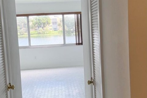 Copropriété à louer à Miami, Floride: 3 chambres, 158.58 m2 № 2397753 - photo 26