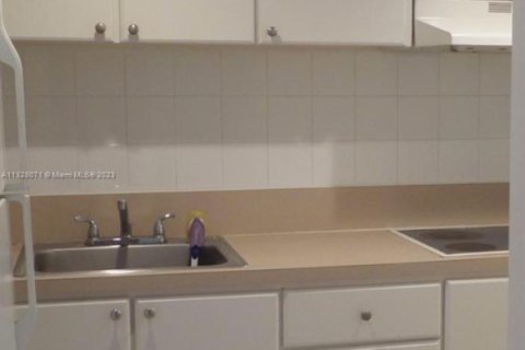 Copropriété à vendre à Miami Beach, Floride: 63.36 m2 № 2351392 - photo 3