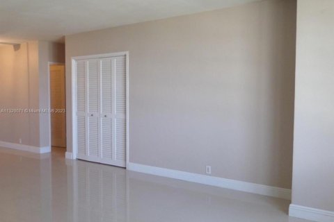 Copropriété à vendre à Miami Beach, Floride: 63.36 m2 № 2351392 - photo 4