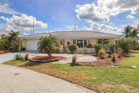 Casa en venta en Punta Gorda, Florida, 3 dormitorios, 199.74 m2 № 1778178 - foto 1