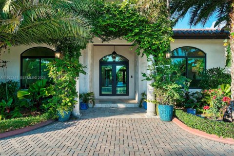 Casa en venta en Homestead, Florida, 4 dormitorios, 404.68 m2 № 1982045 - foto 4