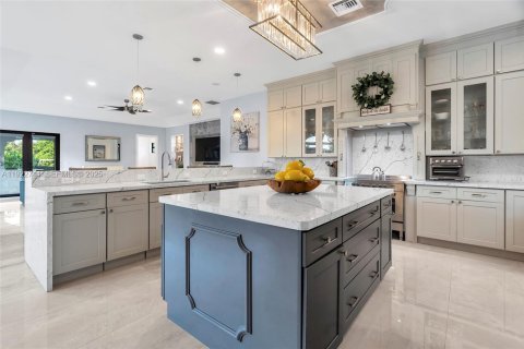 Casa en venta en Homestead, Florida, 4 dormitorios, 404.68 m2 № 1982045 - foto 15