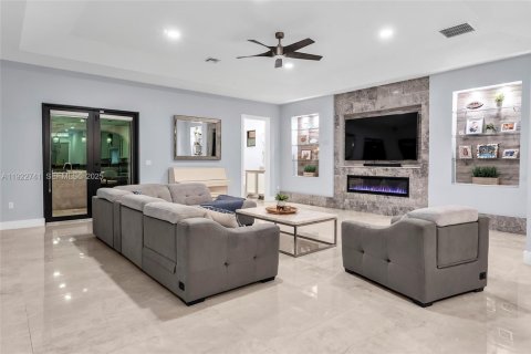 Casa en venta en Homestead, Florida, 4 dormitorios, 404.68 m2 № 1982045 - foto 20