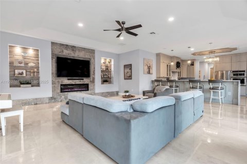 Casa en venta en Homestead, Florida, 4 dormitorios, 404.68 m2 № 1982045 - foto 22