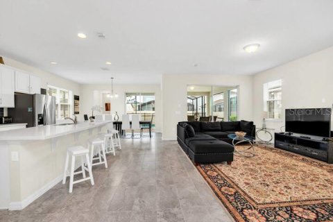Villa ou maison à vendre à Kissimmee, Floride: 6 chambres, 277.5 m2 № 1572770 - photo 4