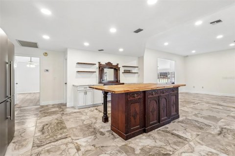 Casa en venta en Lakeland, Florida, 6 dormitorios, 396.14 m2 № 2214591 - foto 15