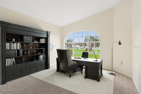 Casa en venta en Lakeland, Florida, 6 dormitorios, 396.14 m2 № 2214591 - foto 4
