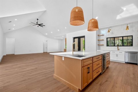 Купить виллу или дом в Деланд, Флорида 14 комнат, 309.64м2, № 2111657 - фото 20