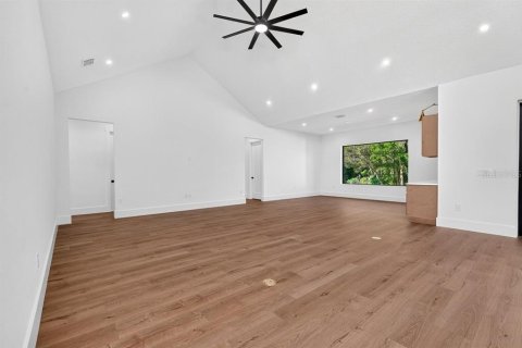 Купить виллу или дом в Деланд, Флорида 14 комнат, 309.64м2, № 2111657 - фото 11