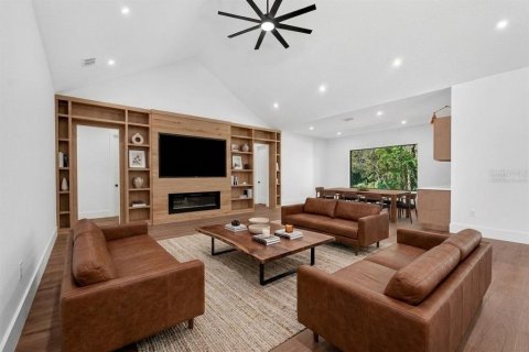 Купить виллу или дом в Деланд, Флорида 14 комнат, 309.64м2, № 2111657 - фото 12