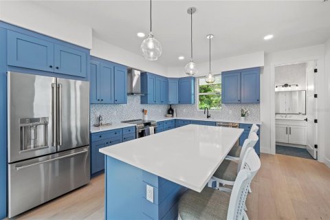 Casa en venta en Sarasota, Florida, 5 dormitorios, 280.84 m2 № 1590146 - foto 19