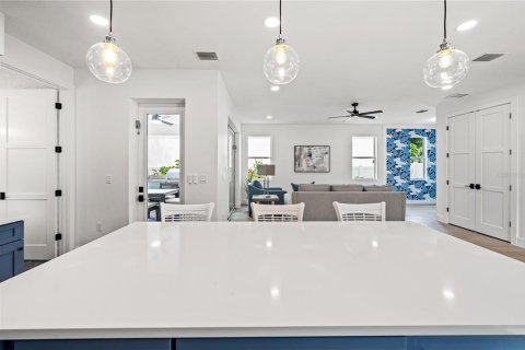 Casa en venta en Sarasota, Florida, 5 dormitorios, 280.84 m2 № 1590146 - foto 21