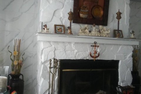 Casa en venta en Brandon, Florida, 5 dormitorios, 192.03 m2 № 1801356 - foto 18